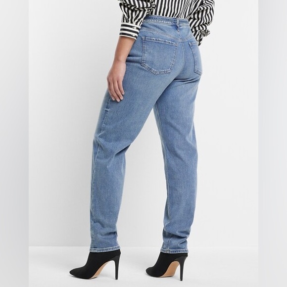 Express Mid Rise Medium Wash Belted Baggy Tapered Jeans 8R - Picture 7 of 13